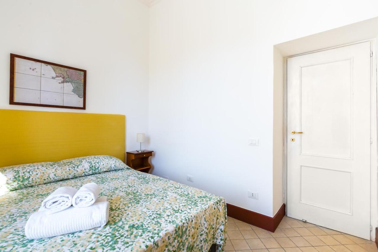 Lopez 20 A Big Family Apartment By Napoliapartments Exterior photo